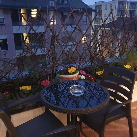 The Boheme Vintage Junior Suite ---- Cozy & Quiet & Comfortable With Private Bathroom & Fully Equipped Kitchenette & Cozy Balcony - Lift To 4Th Floor - Metro' Verde -Green Subway Porta Genova Mediolan Zewnętrze zdjęcie