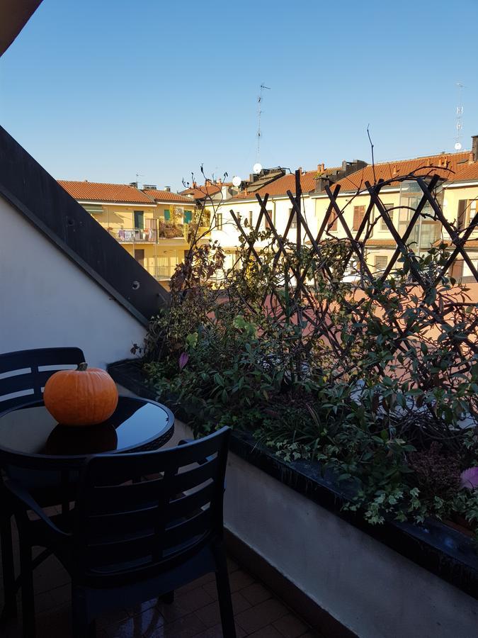 The Boheme Vintage Junior Suite ---- Cozy & Quiet & Comfortable With Private Bathroom & Fully Equipped Kitchenette & Cozy Balcony - Lift To 4Th Floor - Metro' Verde -Green Subway Porta Genova Mediolan Zewnętrze zdjęcie